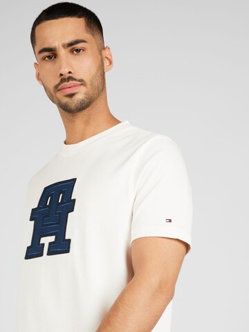 Tricou de la TOMMY HILFIGER pe alb