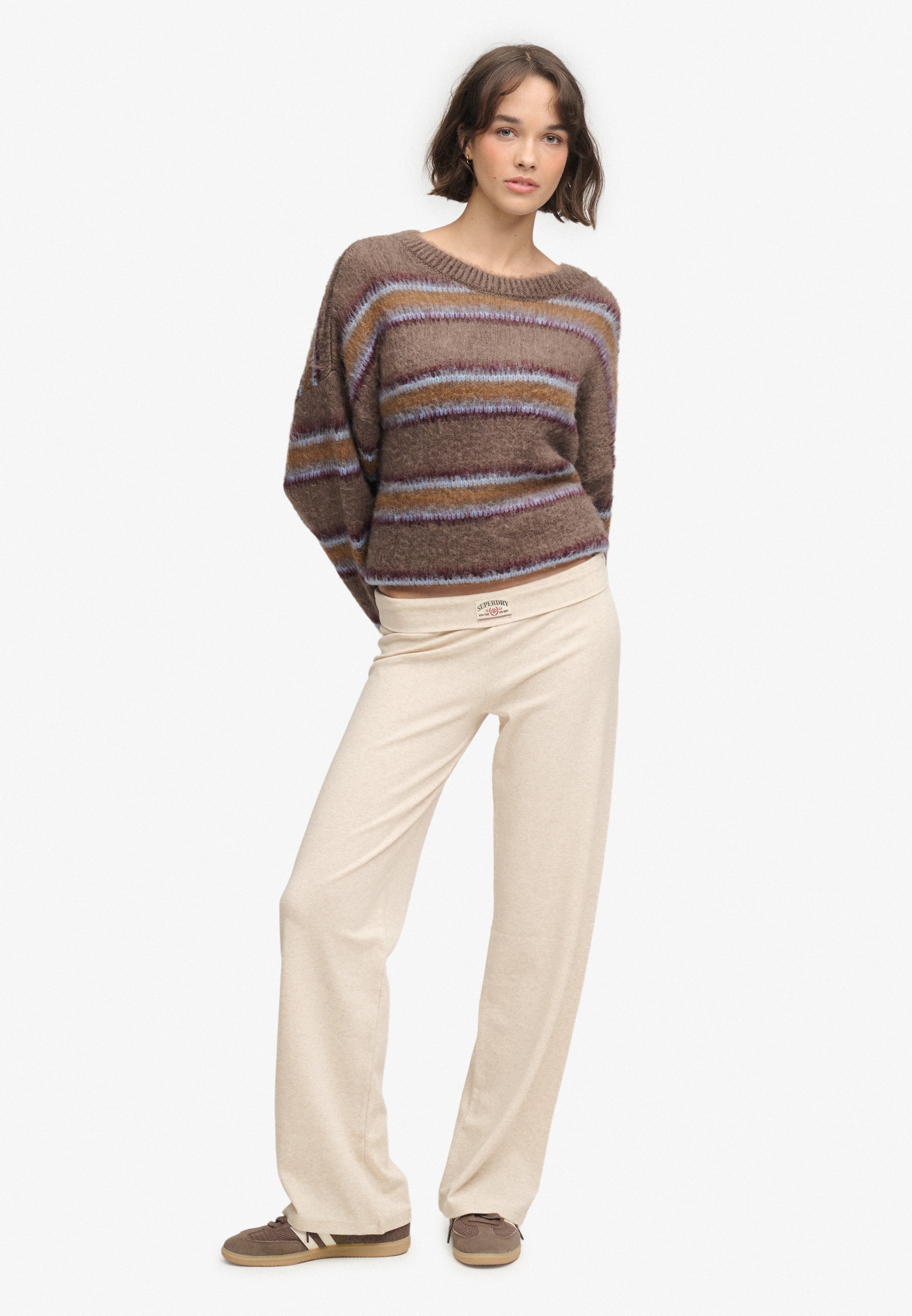 Superdry & Co Wide Leg Jogginghose in Beige