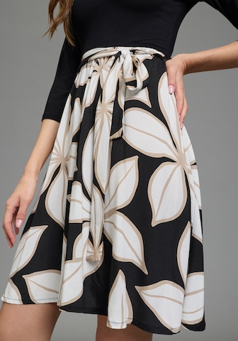 LAURA SCOTT Dress in Black