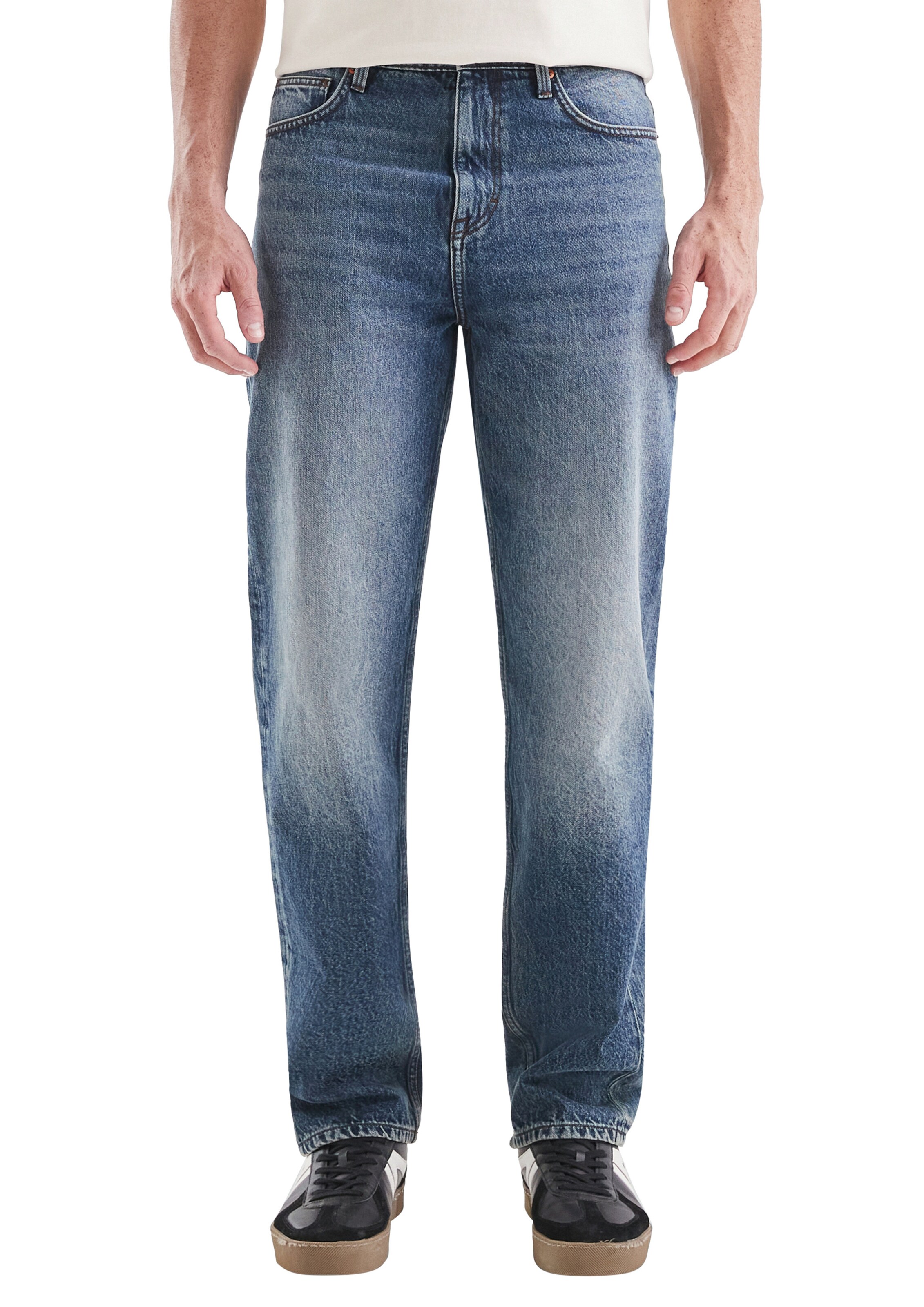 QS Loosefit Jeans in Blauw: voorkant
