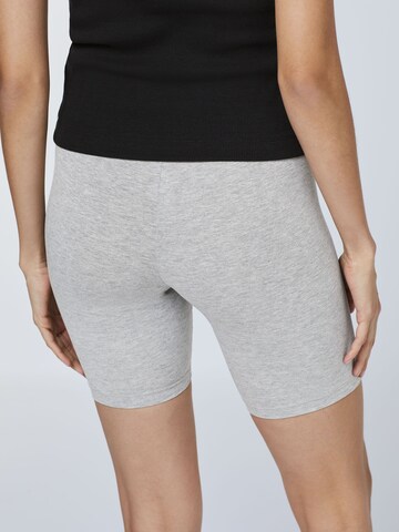 Jette Sport Skinny Shorts in Grau