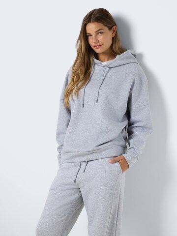 Noisy may Sweatshirt 'NMALDEN' in Grau