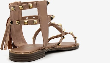 KAMMI Sandals in Gold