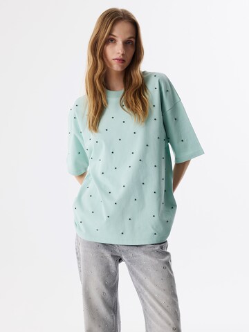 Twist Shirt in Blue: front