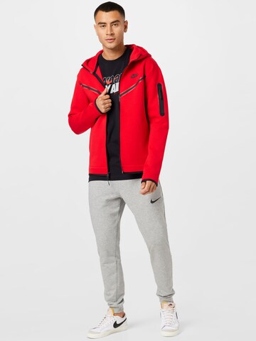 Nike Sportswear - Casaco em moletão em vermelho