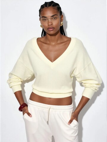 Sweat-shirt 'Sweatshirts' Busem en jaune : devant