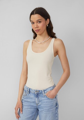 Haut QS en beige : devant