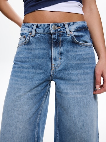 Pull&Bear Wide Leg Jeans in Blau