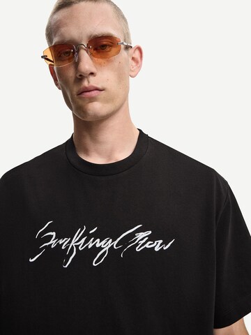 Bershka Тениска в черно