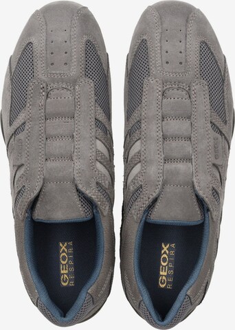 GEOX Slip-On in Grau