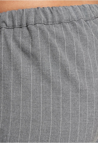 regular Pantaloni di DEF in grigio
