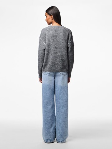 Pull-over 'Silah' PIECES en gris