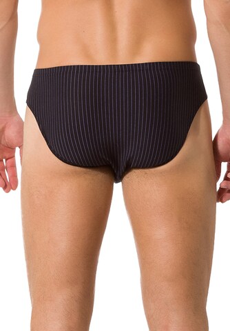 Skiny - Braga en negro