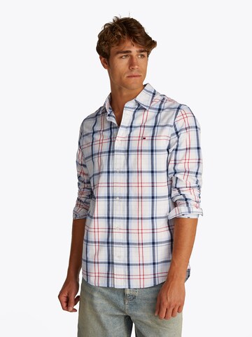 Tommy Jeans - Ajuste regular Camisa en blanco: frente