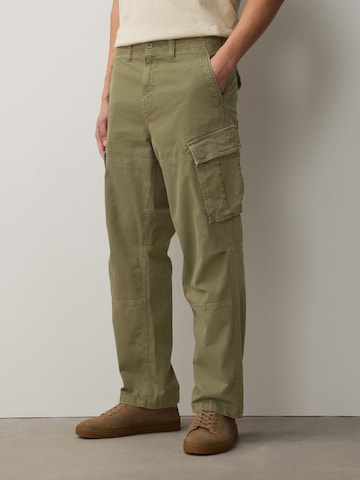 Loosefit Pantalon cargo Next en vert : devant