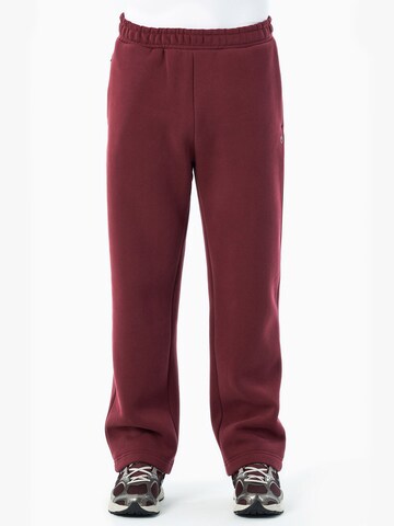 Organication Loose fit Pants in Red: front