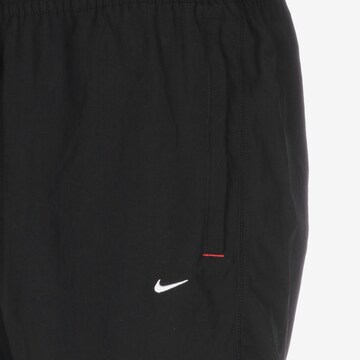 NIKE Regular Sportshorts in Schwarz