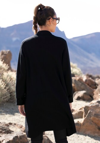 Manteau en tricot LASCANA en noir