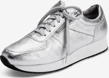 Baskets basses VITAFORM en argent : devant