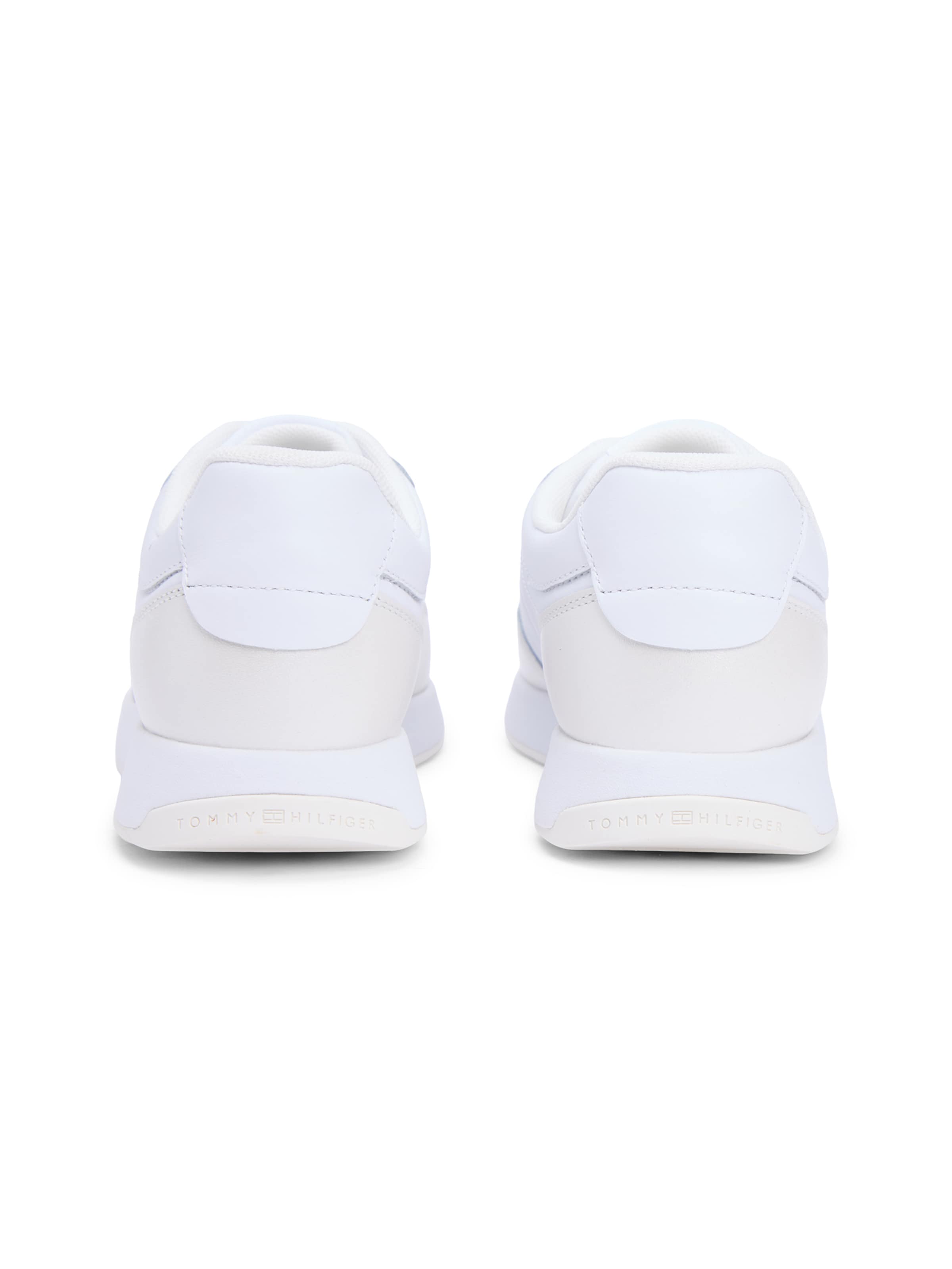 balts TOMMY HILFIGER Zemie brīvā laika apavi 'CHIC'