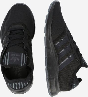 Baskets basses ADIDAS ORIGINALS en noir