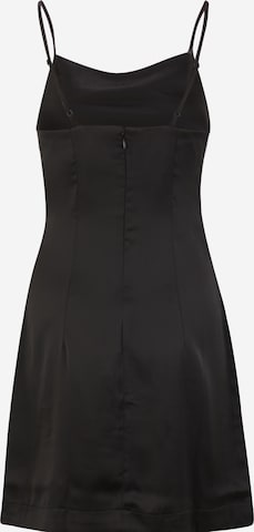 Y.A.S Petite - Vestido en negro