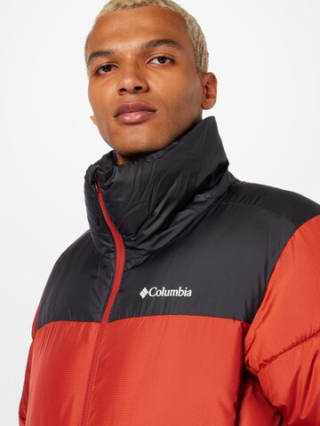 COLUMBIA - Chaqueta de montaña 'Puffect II' en rojo