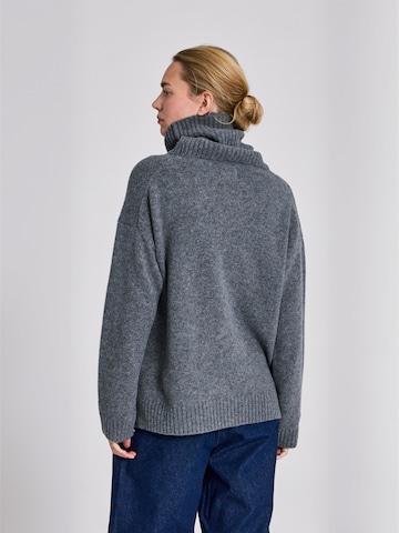 LISVA Pullover ' Vera ' i grå: tilbage