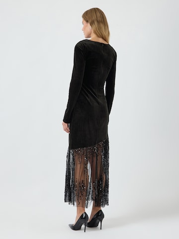 YAS - Vestido 'YASTERA' en negro