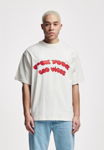 T-Shirt 'Vibes' 2Y Studios en blanc : devant