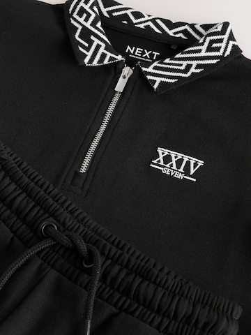 Set de la Next pe negru