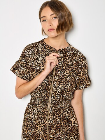 Apricot Leopard Print Zip-Down Mini Dress ' ' in Braun