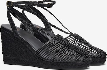 LOTTUSSE Strap Sandals ' Destalonado ' in Black