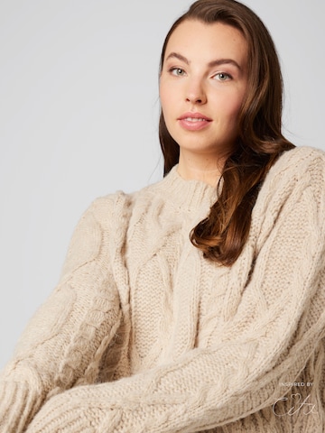 Guido Maria Kretschmer Curvy Pullover 'Elena' inspired by Cita in Beige