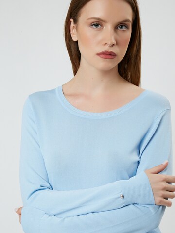 Influencer Pullover in Blau