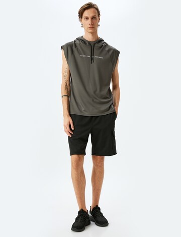 Koton Regular Shorts in Schwarz