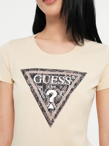 Tricou de la GUESS pe bej