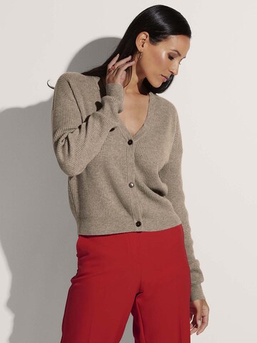 MADELEINE Gebreid vest in Beige: voorkant