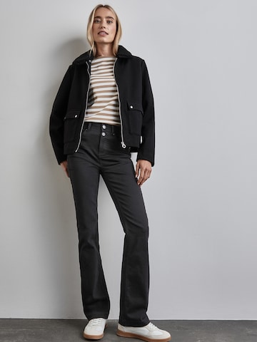 STREET ONE Bootcut Jeans in Schwarz