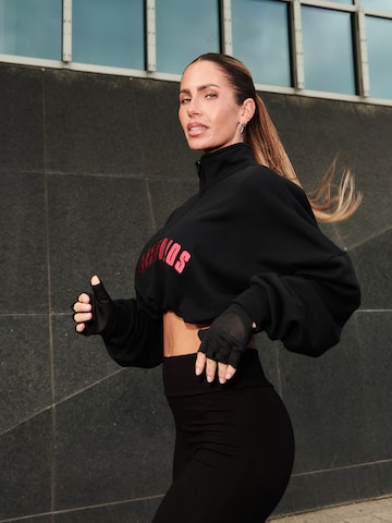 Bluză de molton de la V!BE STUD!OS pe negru