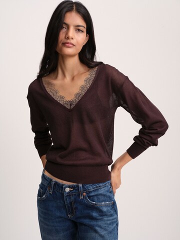 The Set Pullover in Braun: Vorderseite
