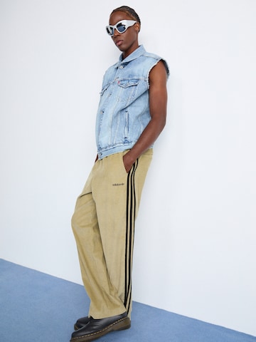 regular Pantaloni di ADIDAS ORIGINALS in verde