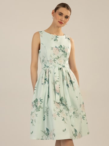 APART Cocktail Dress in Green: front