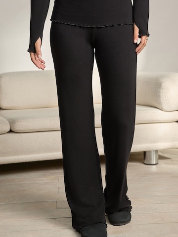 regular Pantaloni di Next in nero: frontale