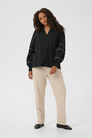 KAFFE CURVE Bluse 'KCariel' i sort