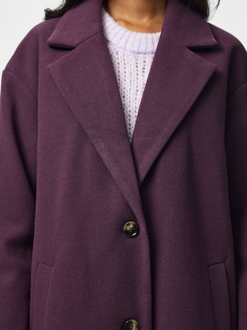 PIECES Between-seasons coat in Purple