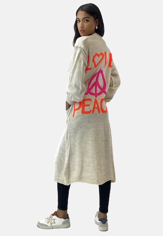 Cappotto in maglia di Elara in bianco: frontale