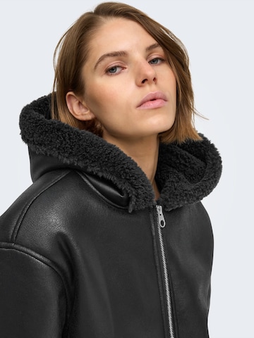 Veste mi-saison 'ONLSILA' ONLY en noir