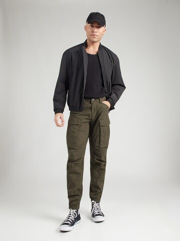 žalia G-STAR Siaurėjantis Laisvo stiliaus kelnės