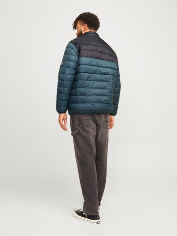 Jack & Jones Plus Демисезонная куртка 'JJESprint' в Зеленый